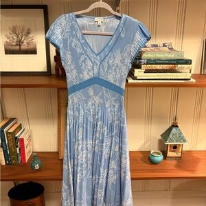 Current Air Light Blue Floral Midi Dress